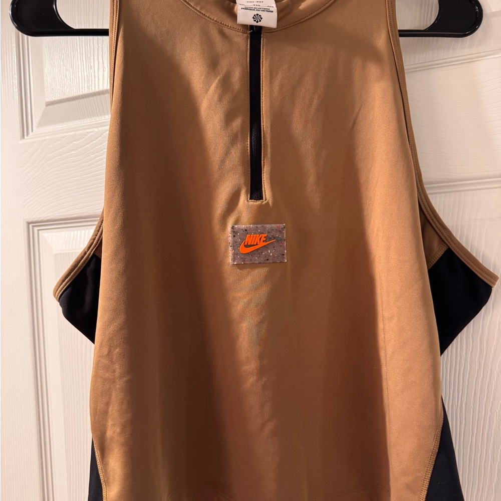 Nike Women's Tan and Black Muscle Tee